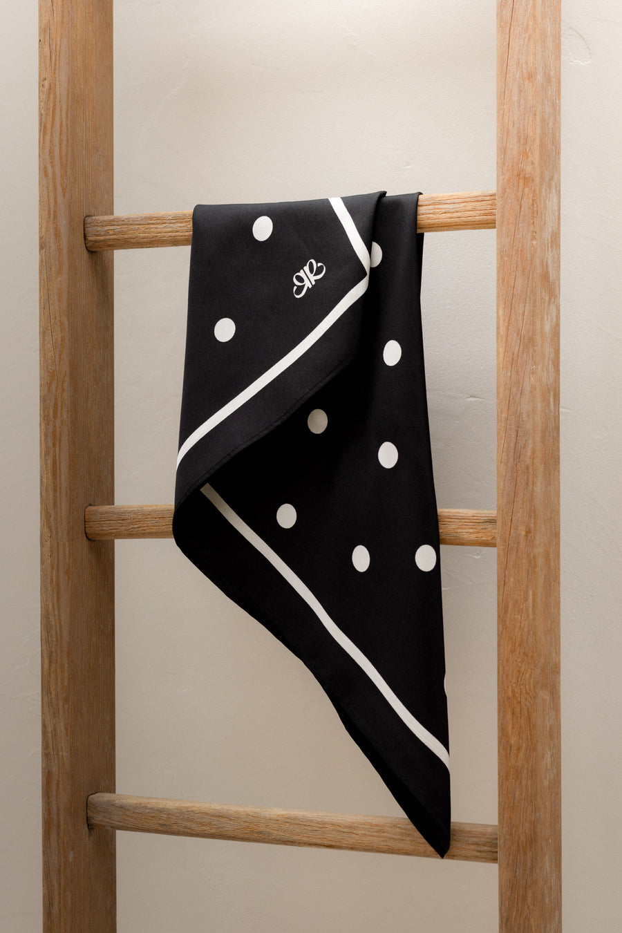 Le Louis - Licorice Dots